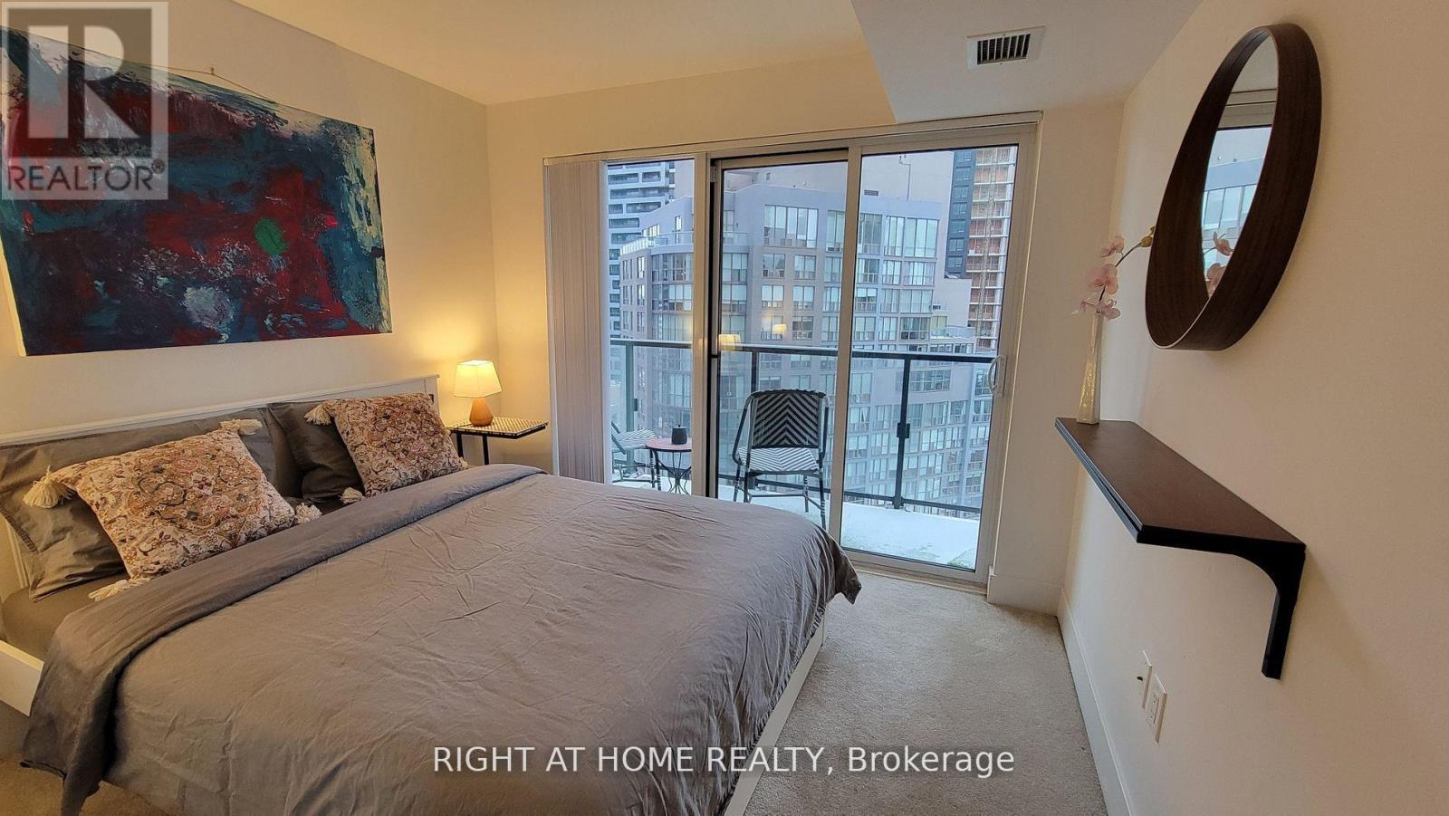 2404 - 955 Bay Street, Toronto, Ontario  M5S 0C6 - Photo 13 - C12964558