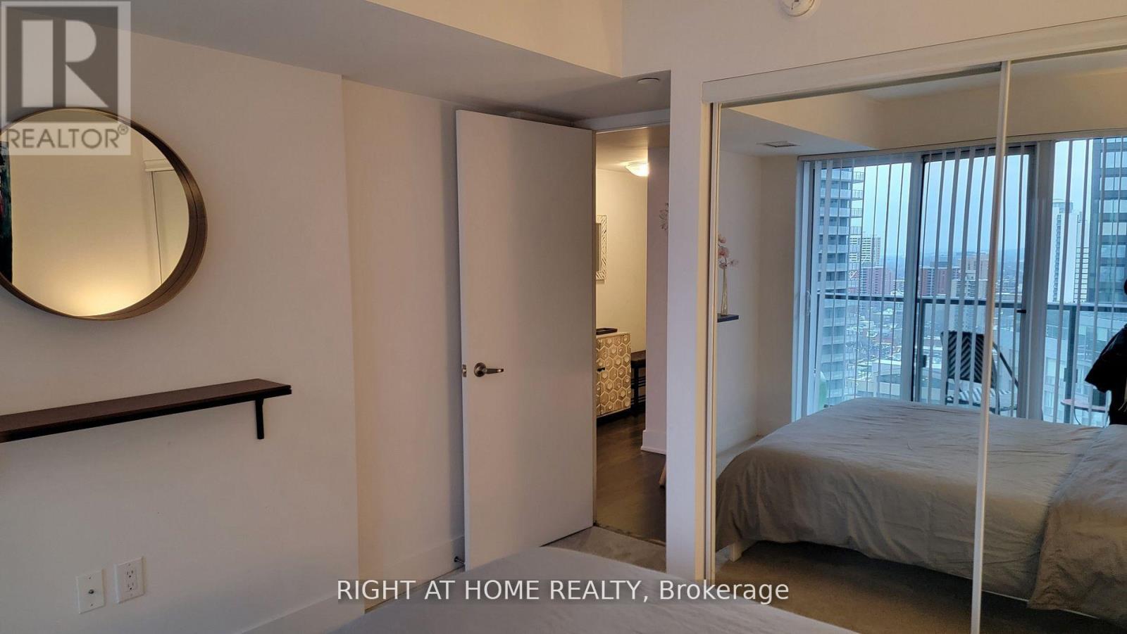 2404 - 955 Bay Street, Toronto, Ontario  M5S 0C6 - Photo 15 - C12964558