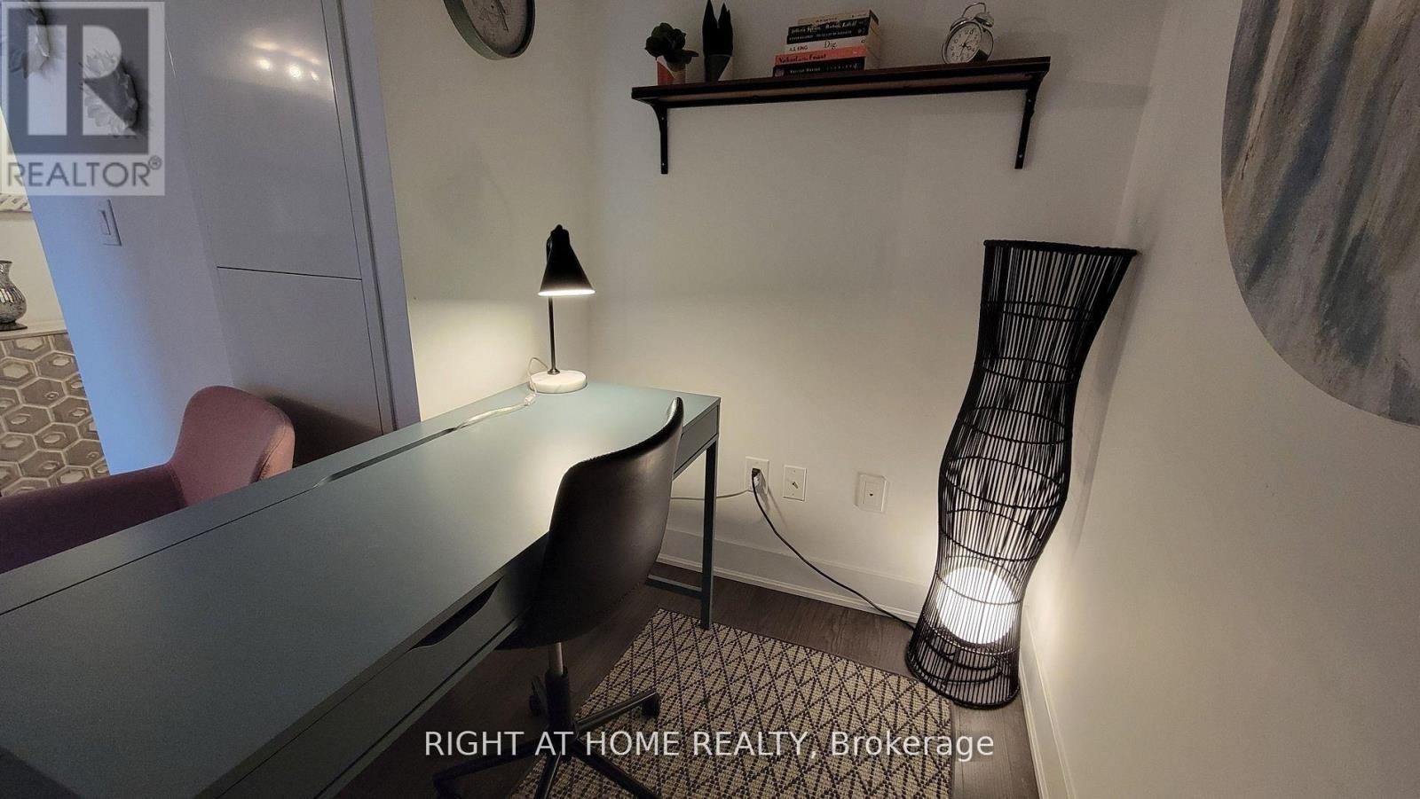 2404 - 955 Bay Street, Toronto, Ontario  M5S 0C6 - Photo 17 - C12964558