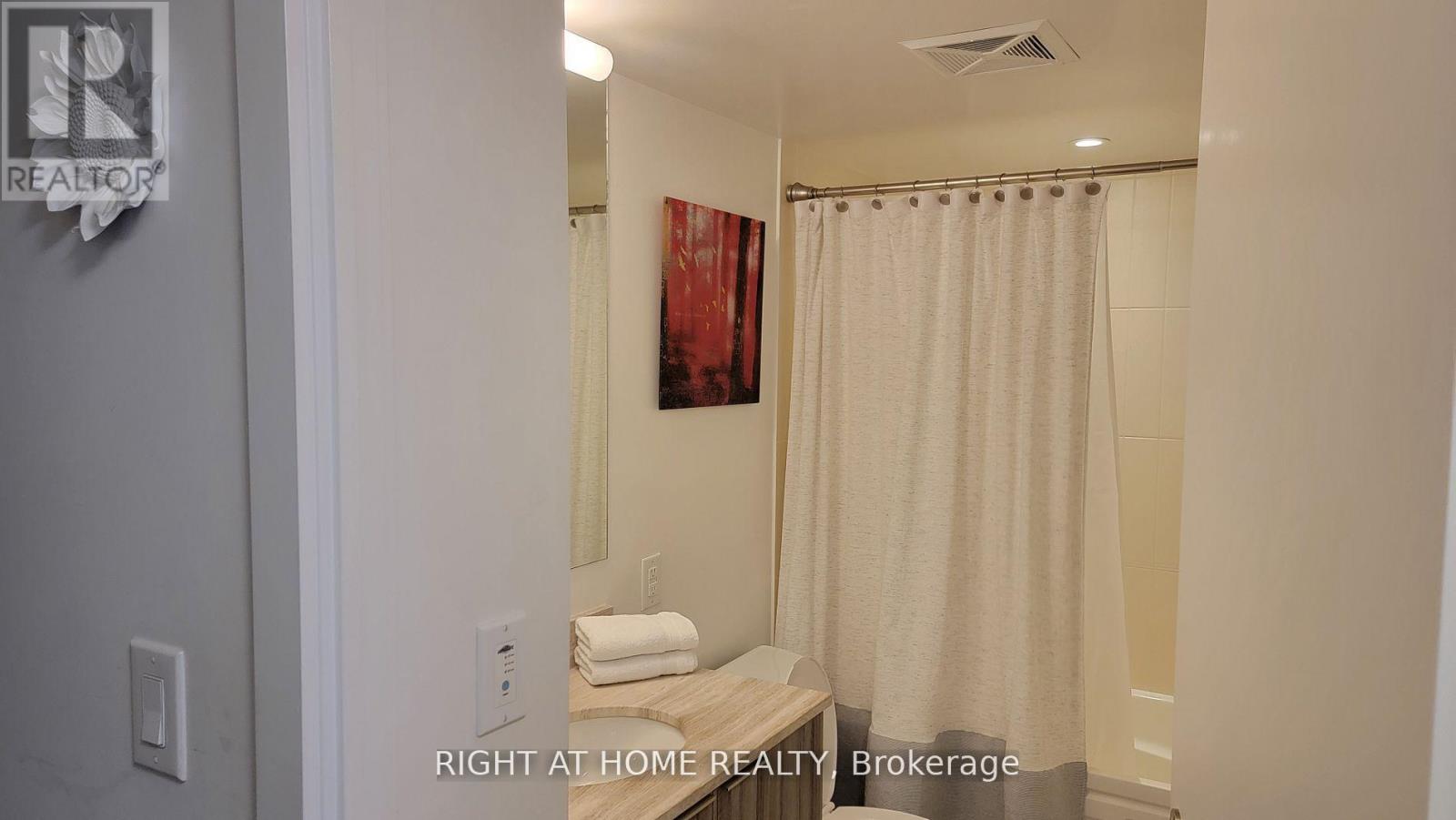 2404 - 955 Bay Street, Toronto, Ontario  M5S 0C6 - Photo 18 - C12964558