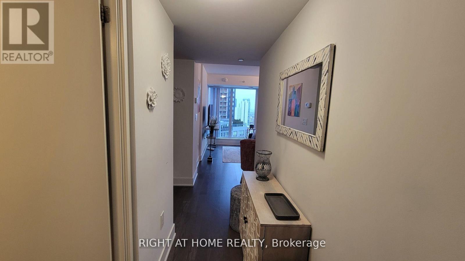 2404 - 955 Bay Street, Toronto, Ontario  M5S 0C6 - Photo 6 - C12964558