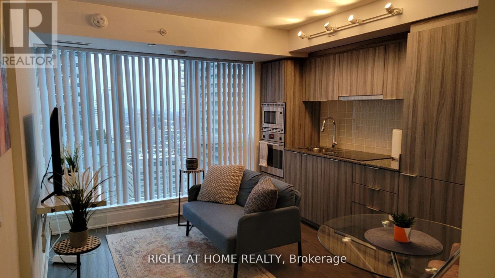 2404 - 955 Bay Street, Toronto, Ontario  M5S 0C6 - Photo 9 - C12964558