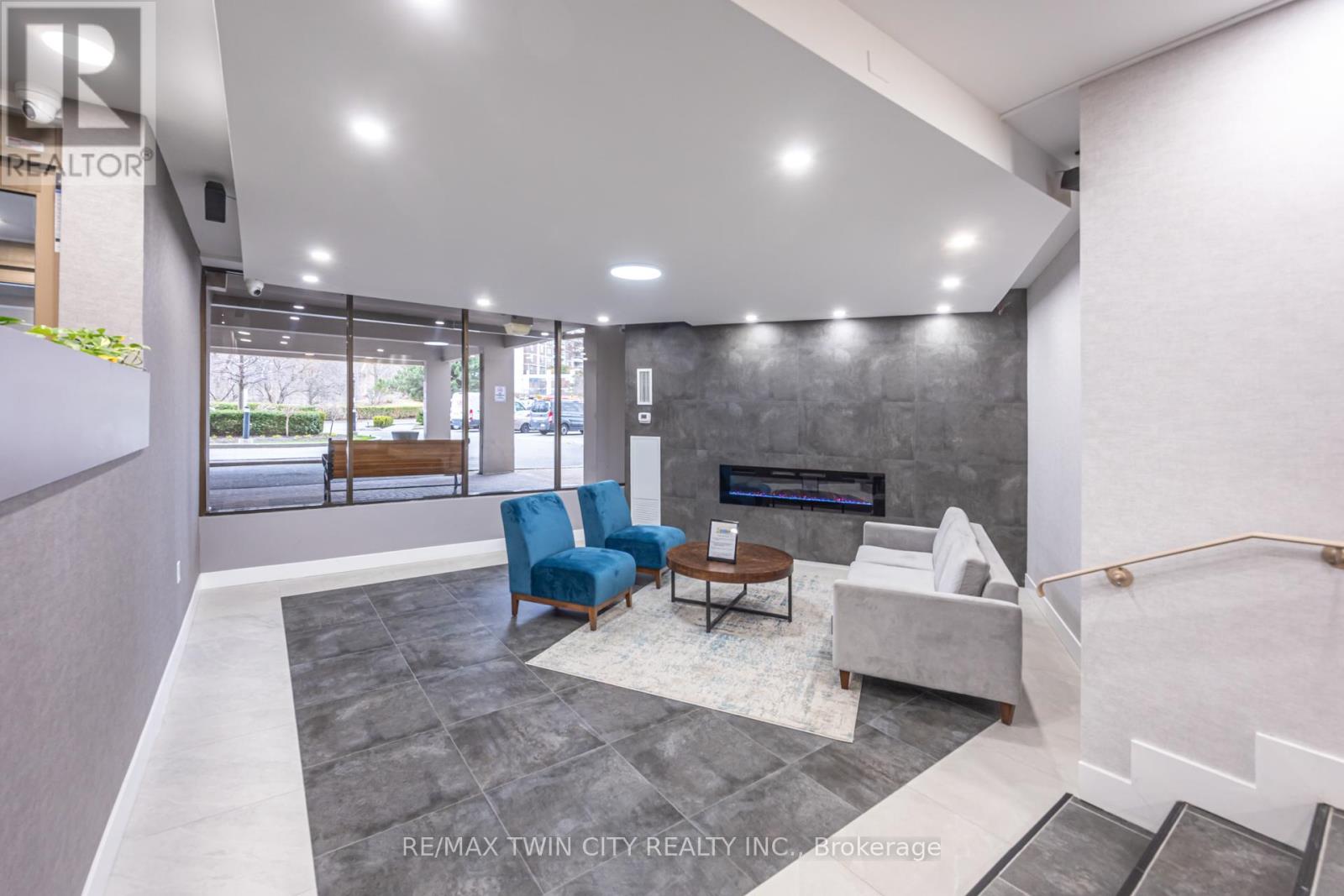 #304 - 20 Edgecliff Golfway, Toronto, Ontario  M3C 3A4 - Photo 3 - C12964600