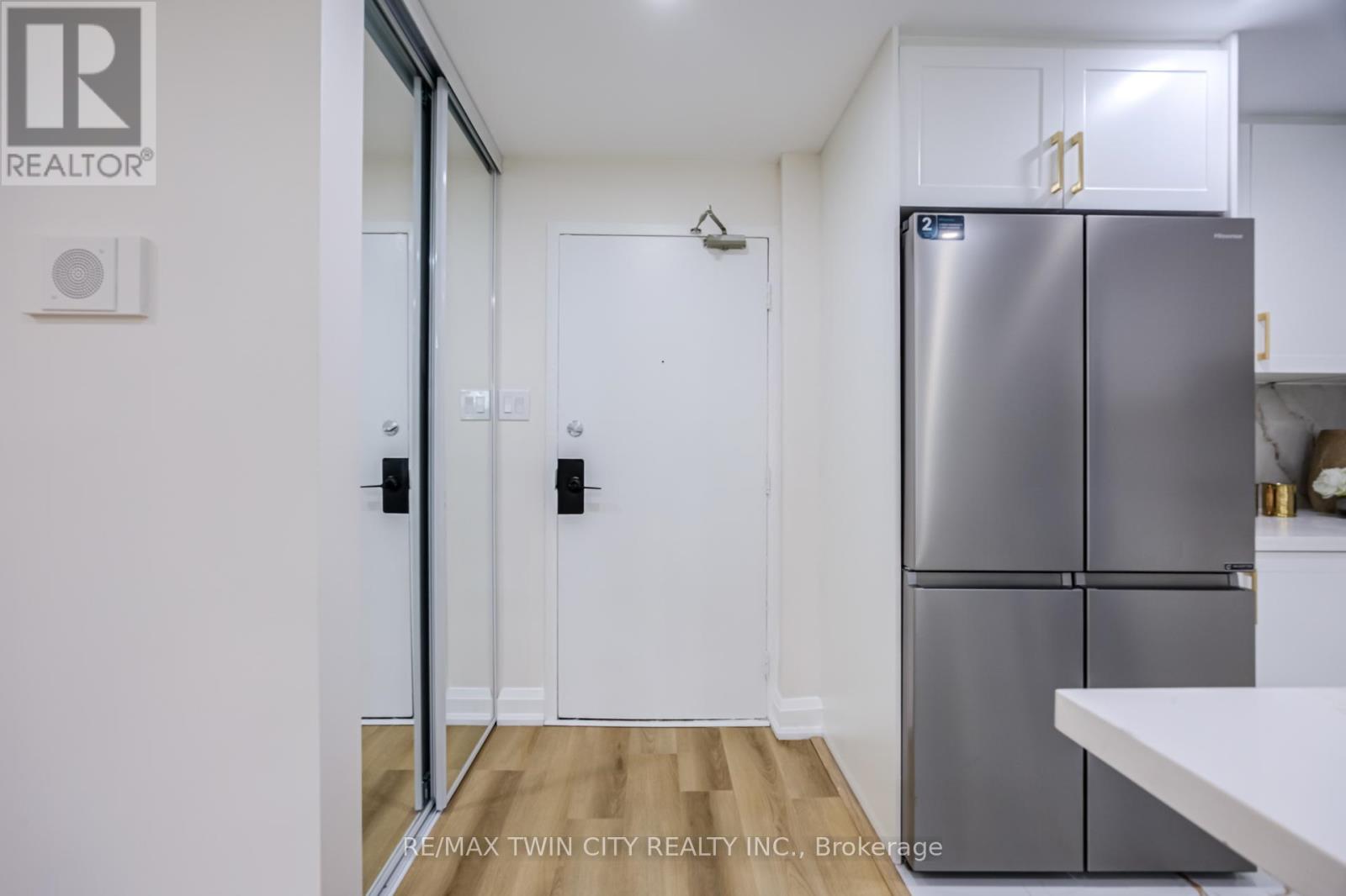 #304 - 20 Edgecliff Golfway, Toronto, Ontario  M3C 3A4 - Photo 6 - C12964600