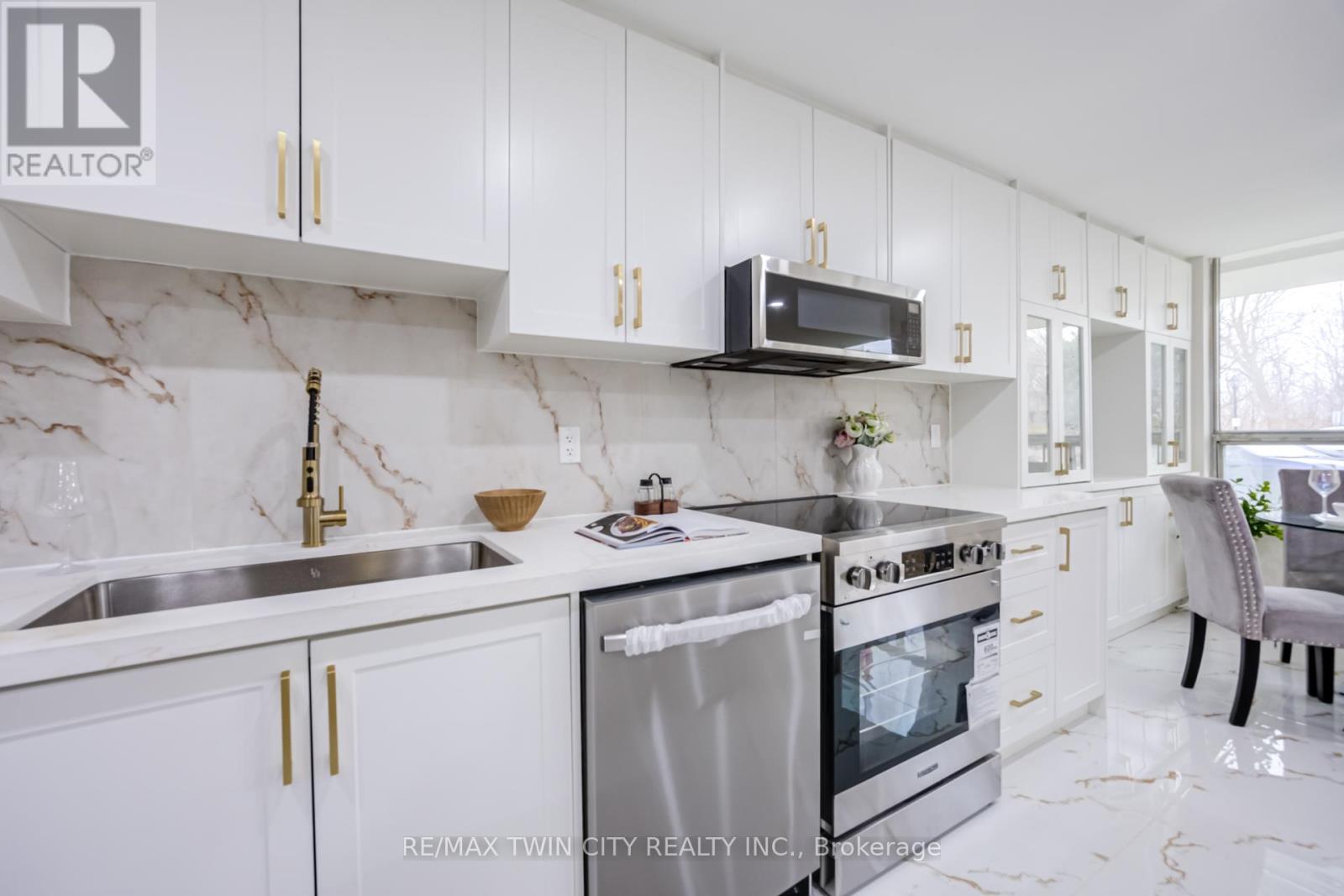 #304 - 20 Edgecliff Golfway, Toronto, Ontario  M3C 3A4 - Photo 9 - C12964600