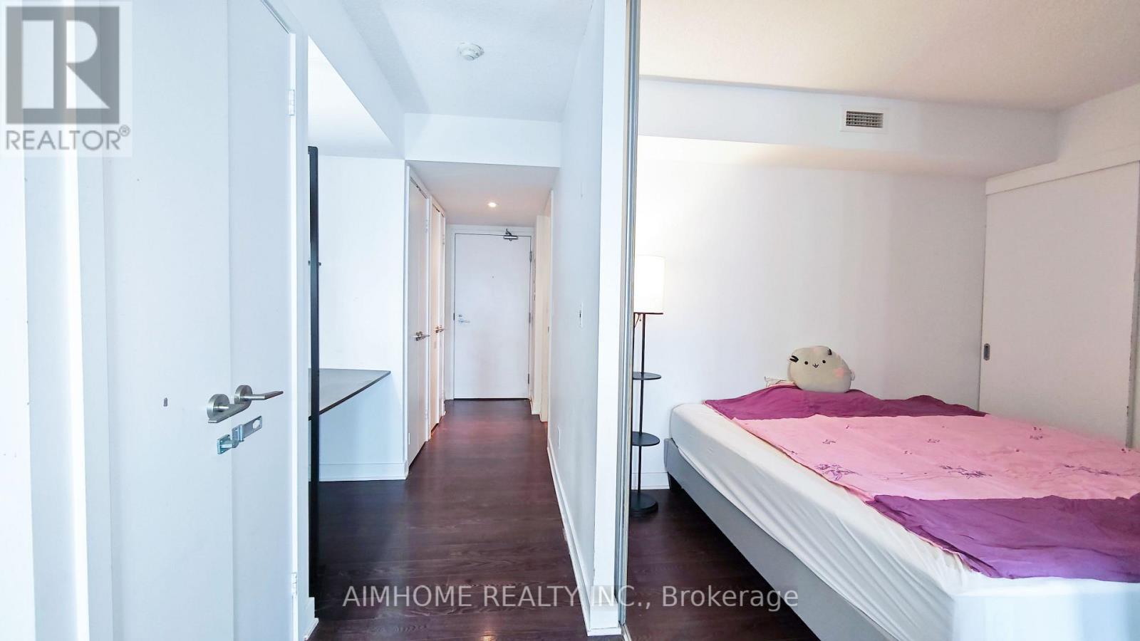 1510 - 110 Charles Street E, Toronto, Ontario  M4Y 1T5 - Photo 11 - C12964686