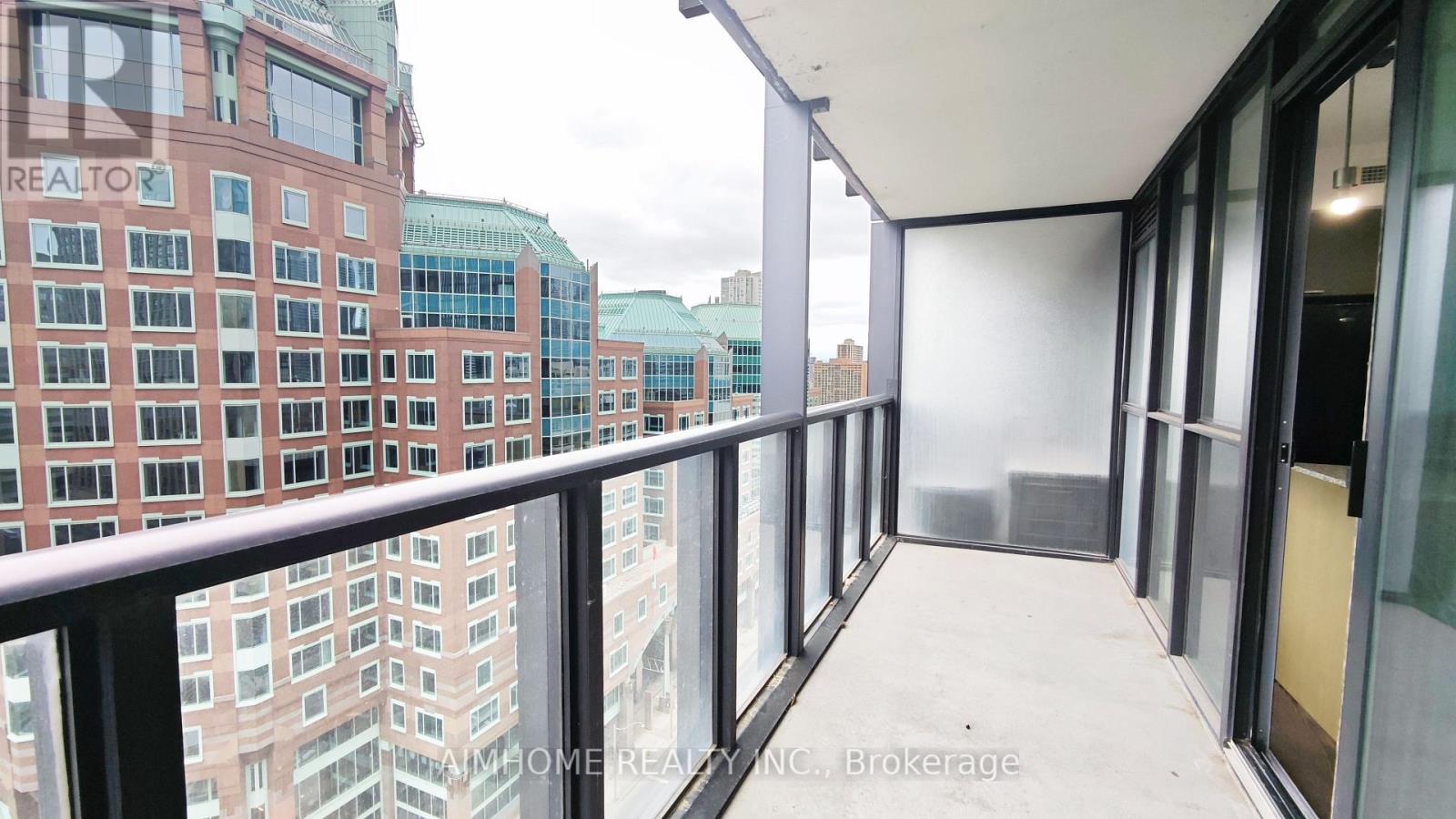 1510 - 110 Charles Street E, Toronto, Ontario  M4Y 1T5 - Photo 13 - C12964686