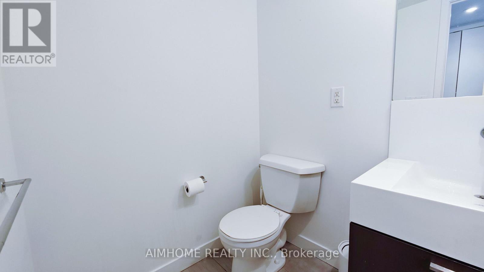 1510 - 110 Charles Street E, Toronto, Ontario  M4Y 1T5 - Photo 8 - C12964686