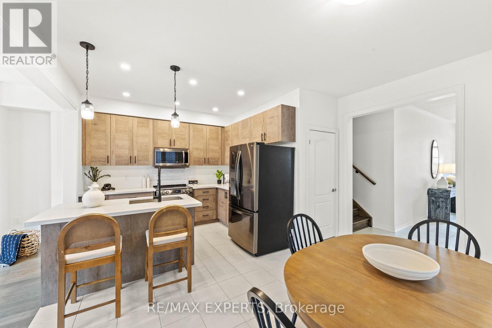 42 Frederick Taylor Way, East Gwillimbury, Ontario  L0G 1M0 - Photo 11 - N12962178