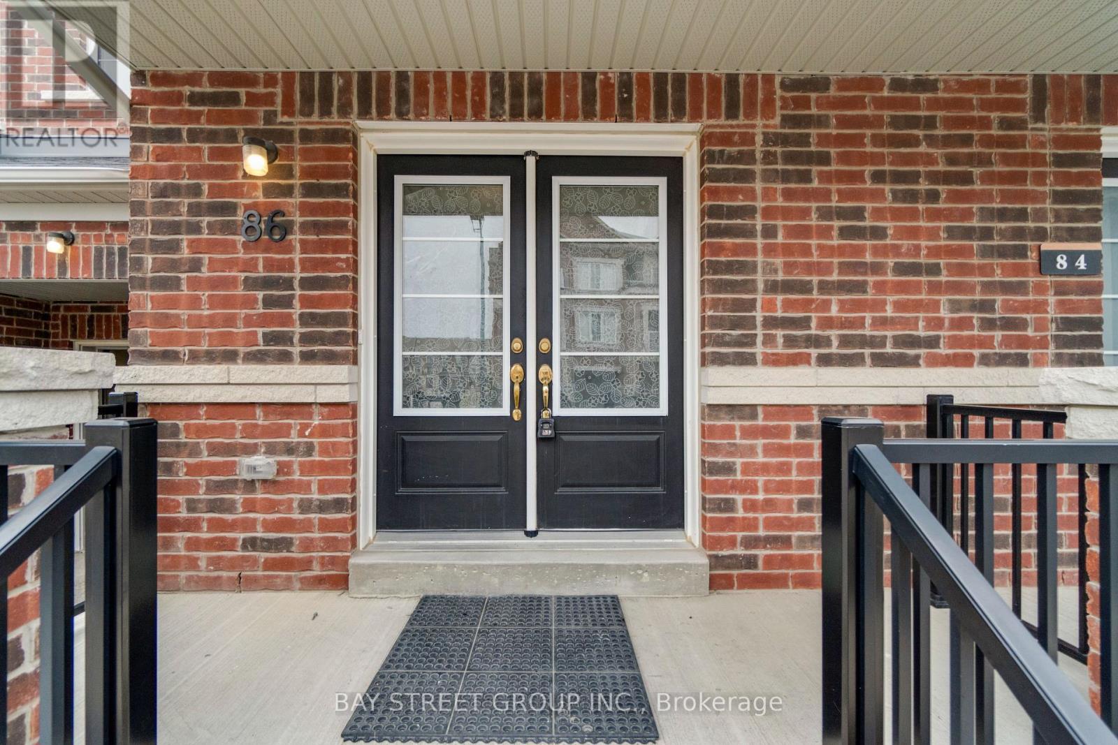 86 Ness Drive, Richmond Hill, Ontario  L4S 0K5 - Photo 2 - N12959950