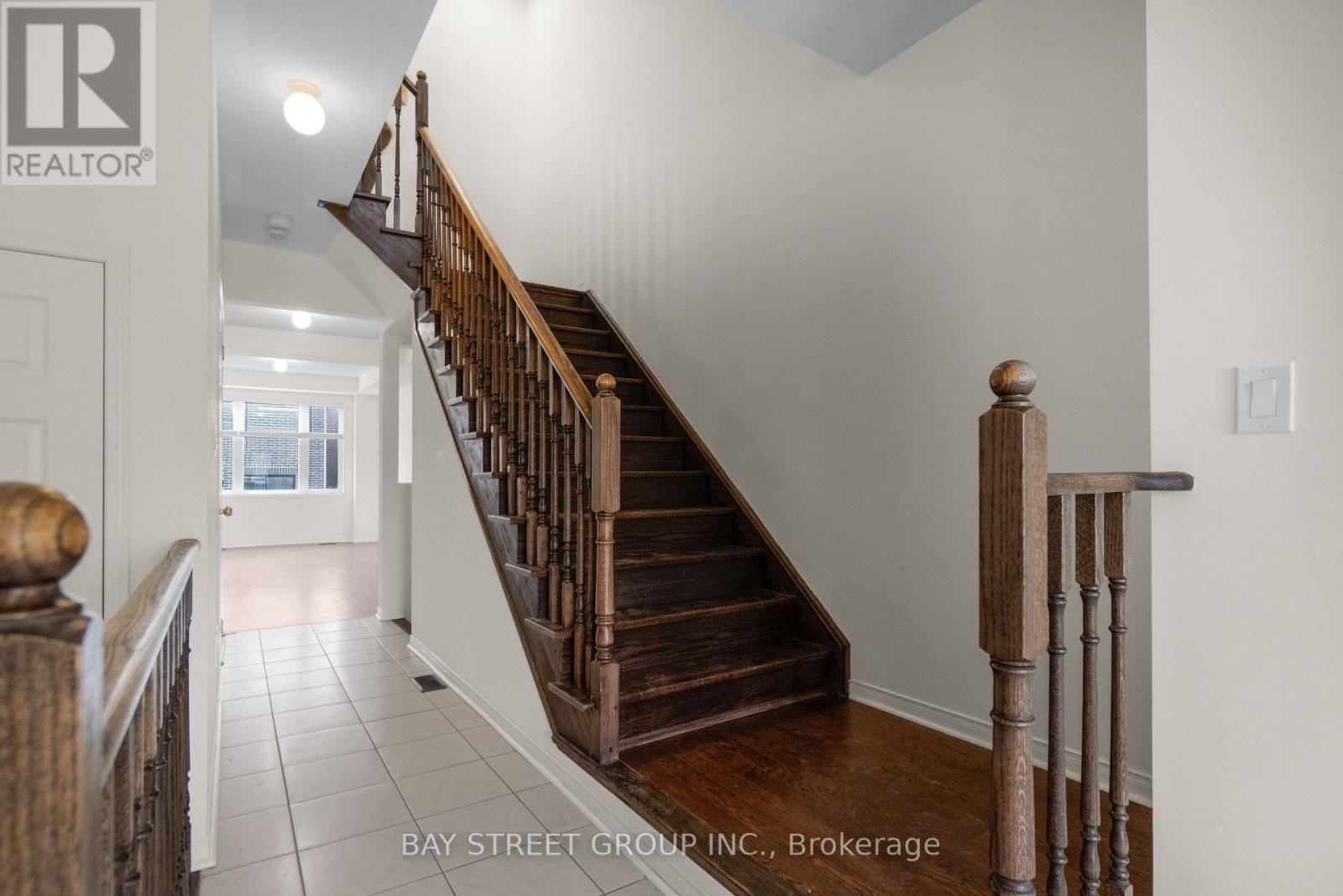 86 Ness Drive, Richmond Hill, Ontario  L4S 0K5 - Photo 6 - N12959950