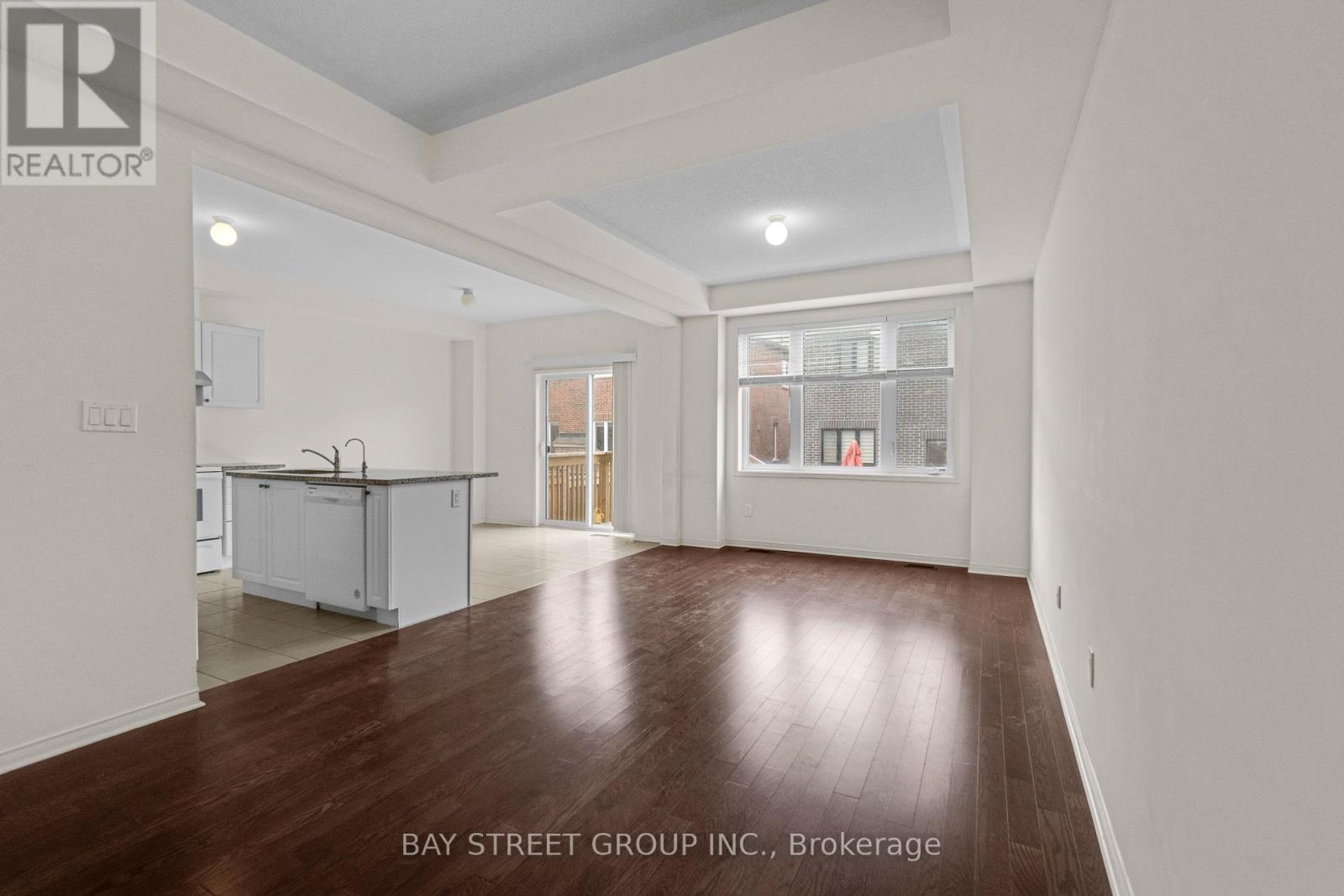 86 Ness Drive, Richmond Hill, Ontario  L4S 0K5 - Photo 8 - N12959950