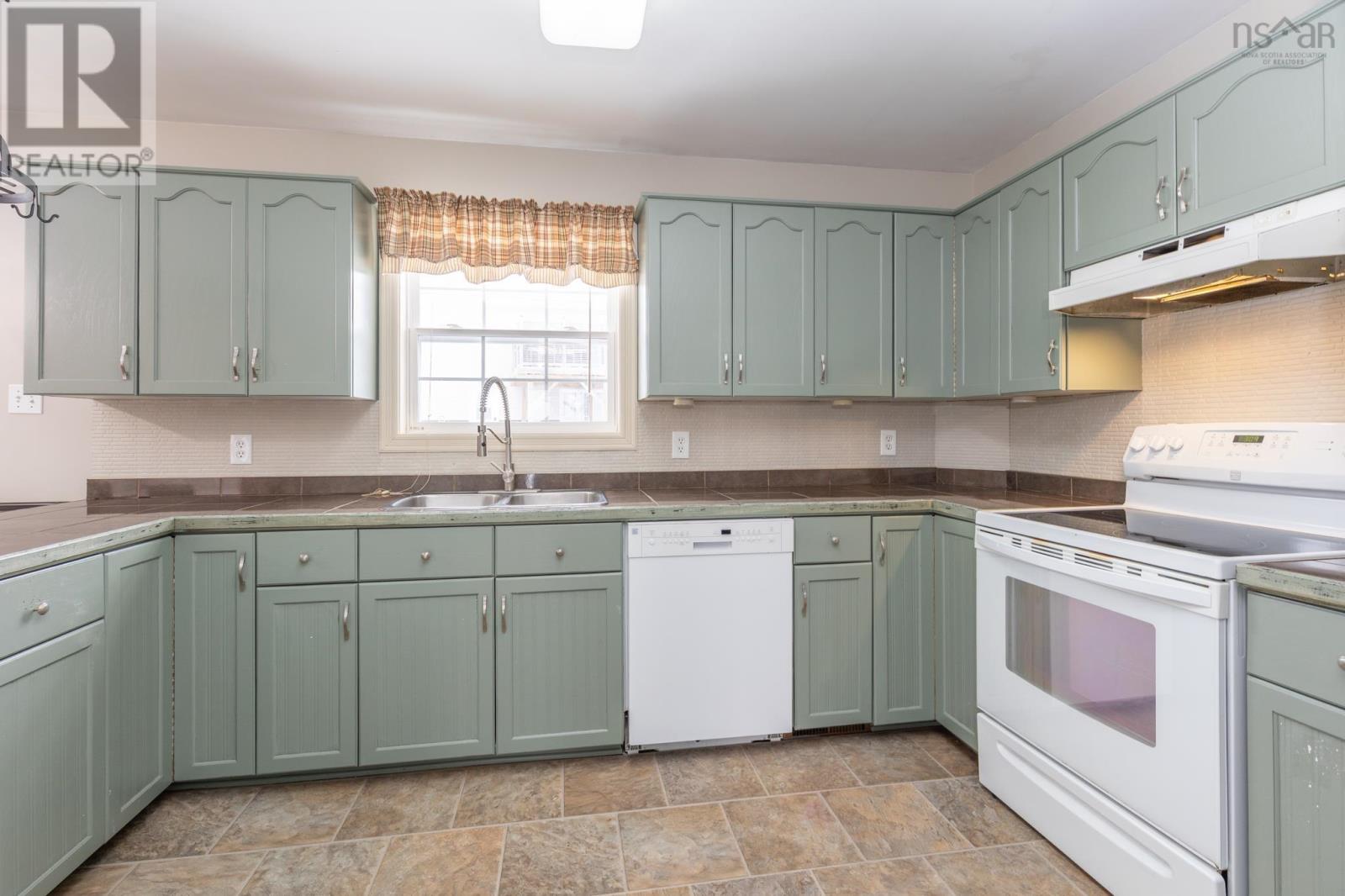 6 Placid Court, Yarmouth, Nova Scotia  B5A 4N5 - Photo 17 - 202601537