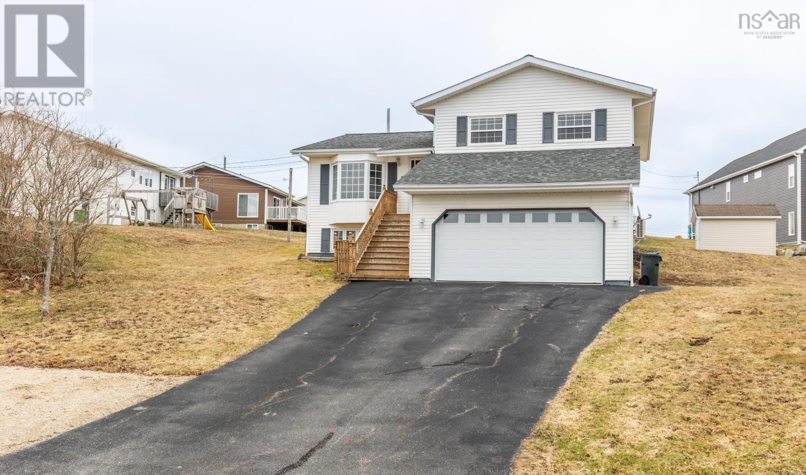 6 Placid Court, Yarmouth, Nova Scotia  B5A 4N5 - Photo 2 - 202601537