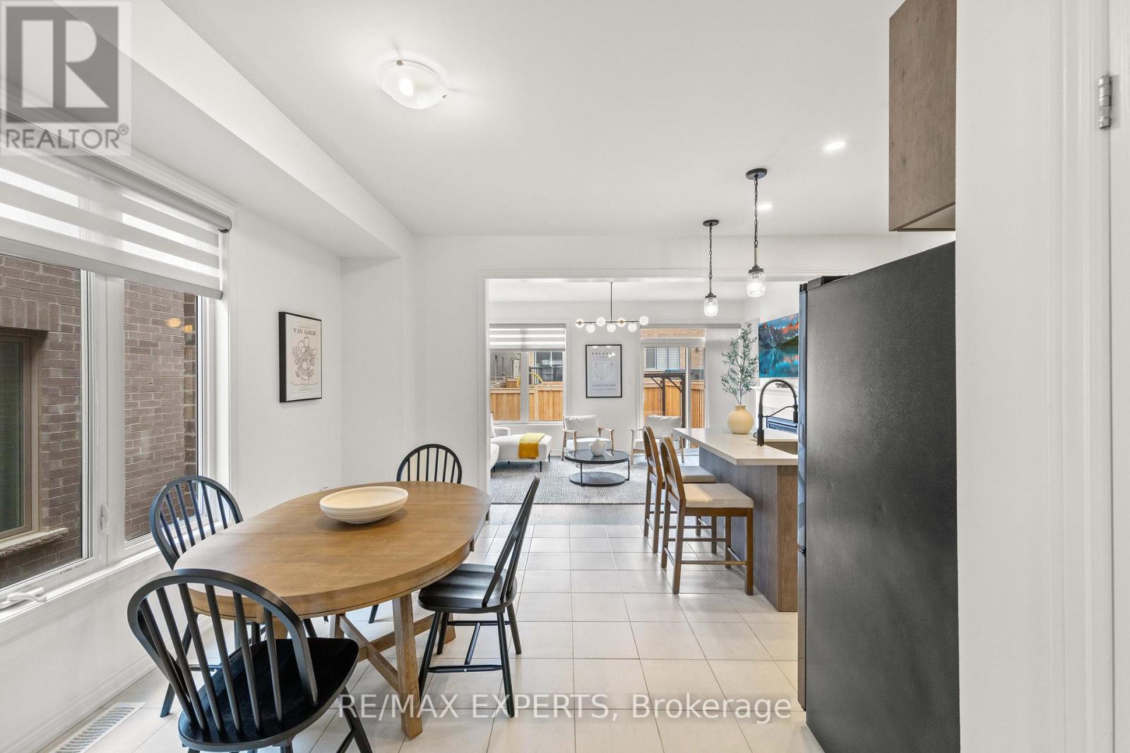 42 Frederick Taylor Way, East Gwillimbury, Ontario  L0G 1M0 - Photo 8 - N12962178