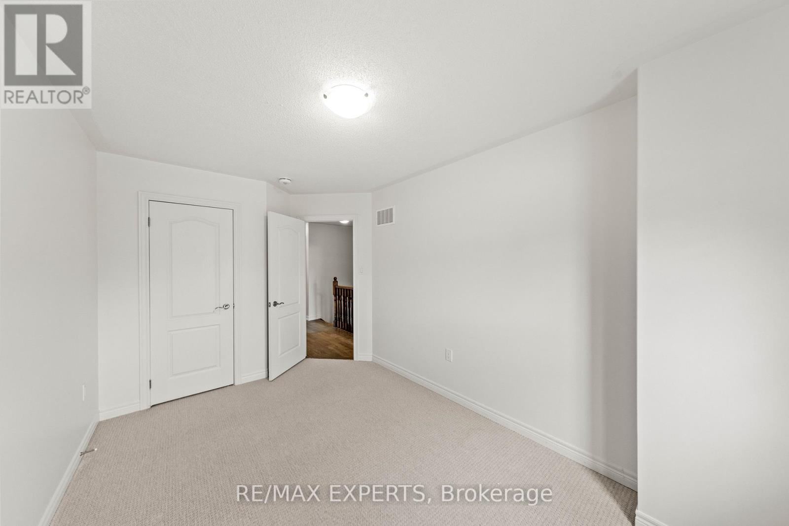 42 Frederick Taylor Way, East Gwillimbury, Ontario  L0G 1M0 - Photo 31 - N12962178