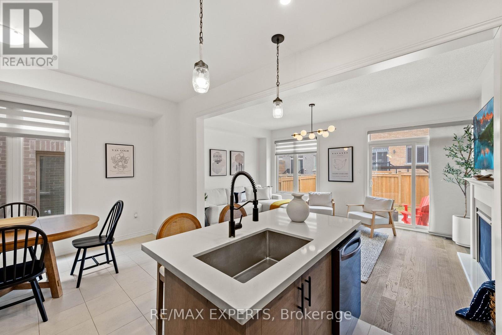 42 Frederick Taylor Way, East Gwillimbury, Ontario  L0G 1M0 - Photo 14 - N12962178