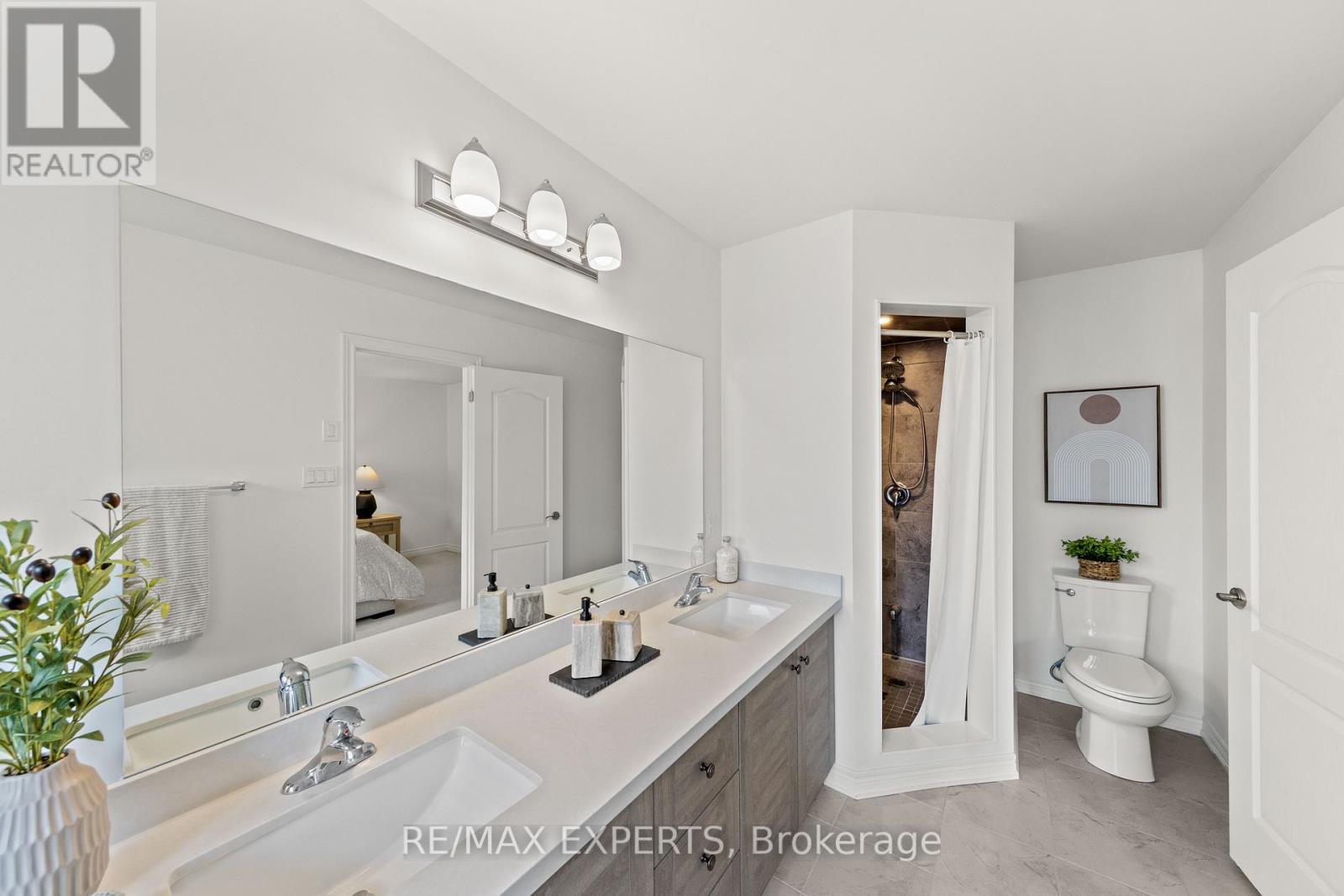 42 Frederick Taylor Way, East Gwillimbury, Ontario  L0G 1M0 - Photo 27 - N12962178