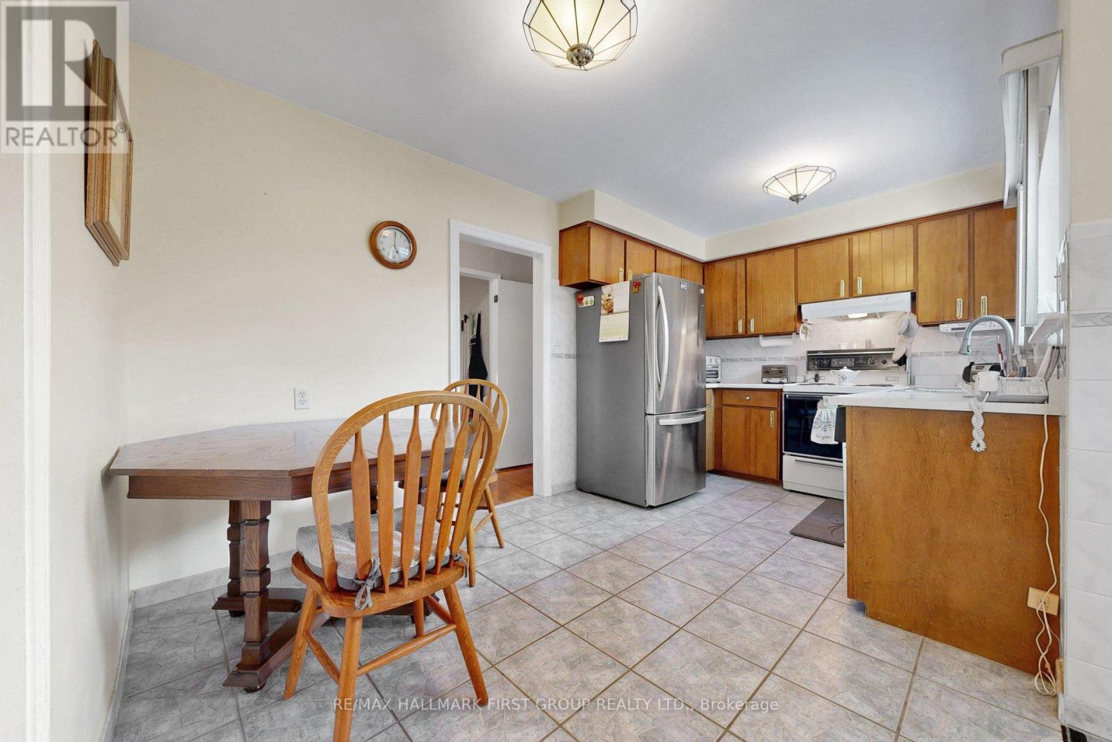 869 Vicki Drive, Pickering, Ontario  L1W 2J6 - Photo 14 - E12964344