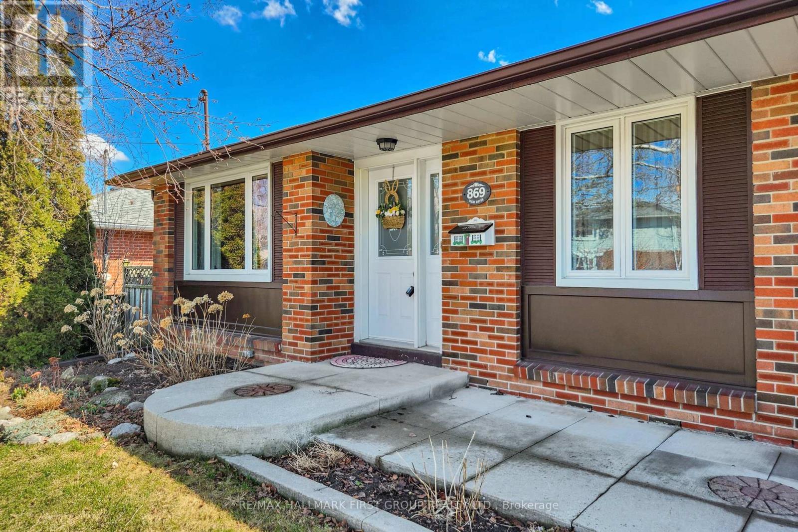 869 Vicki Drive, Pickering, Ontario  L1W 2J6 - Photo 3 - E12964344