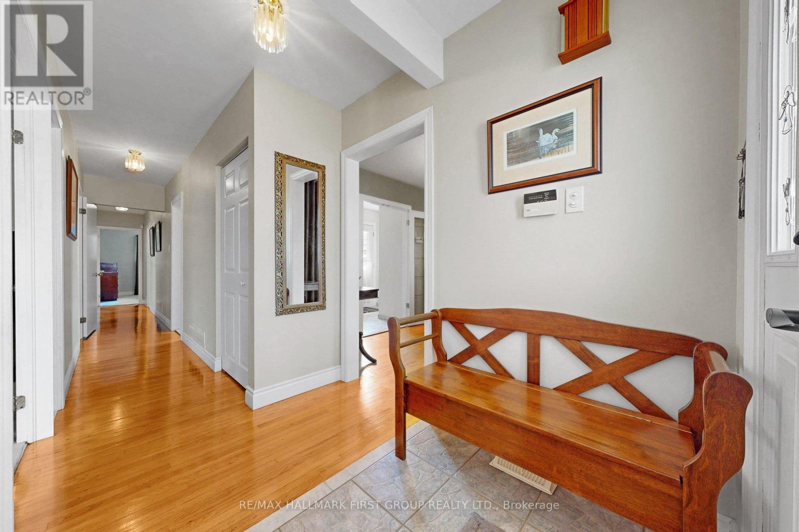 869 Vicki Drive, Pickering, Ontario  L1W 2J6 - Photo 4 - E12964344