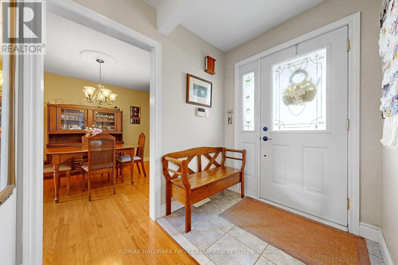 869 Vicki Drive, Pickering, Ontario  L1W 2J6 - Photo 5 - E12964344