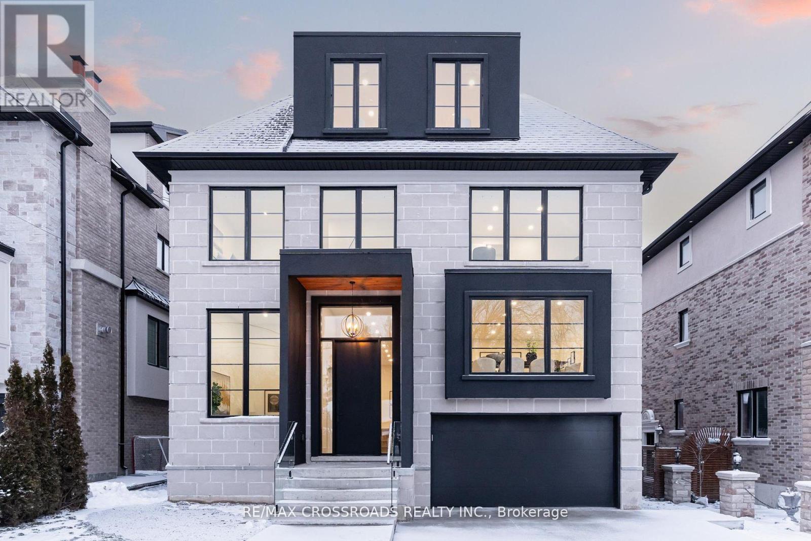 642 Annland Street, Pickering, Ontario  L1W 1B1 - Photo 2 - E12964416