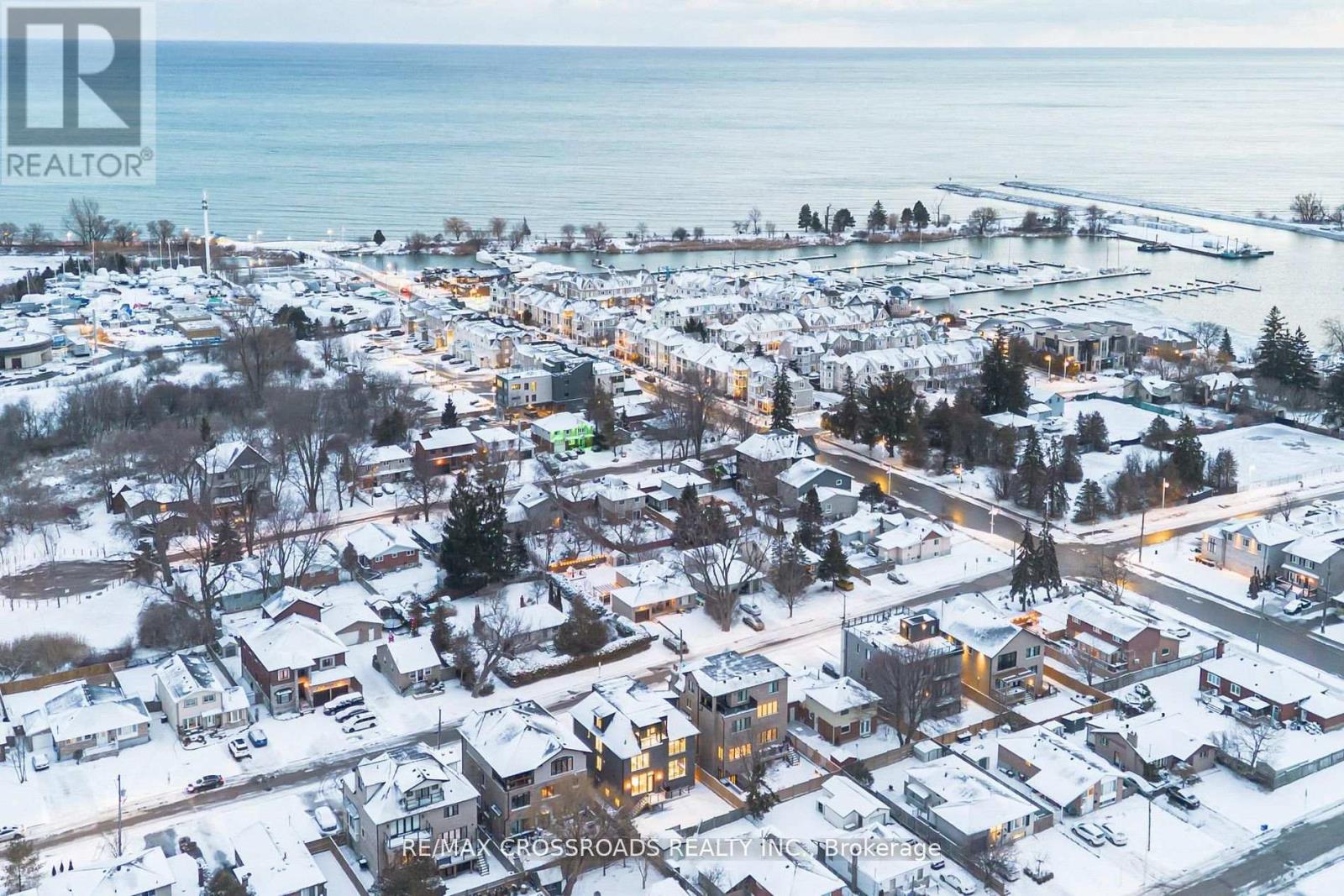 642 Annland Street, Pickering, Ontario  L1W 1B1 - Photo 3 - E12964416