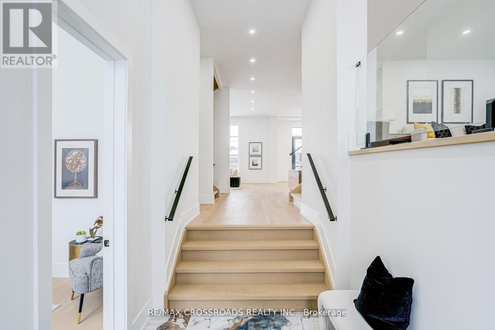 642 Annland Street, Pickering, Ontario  L1W 1B1 - Photo 6 - E12964416