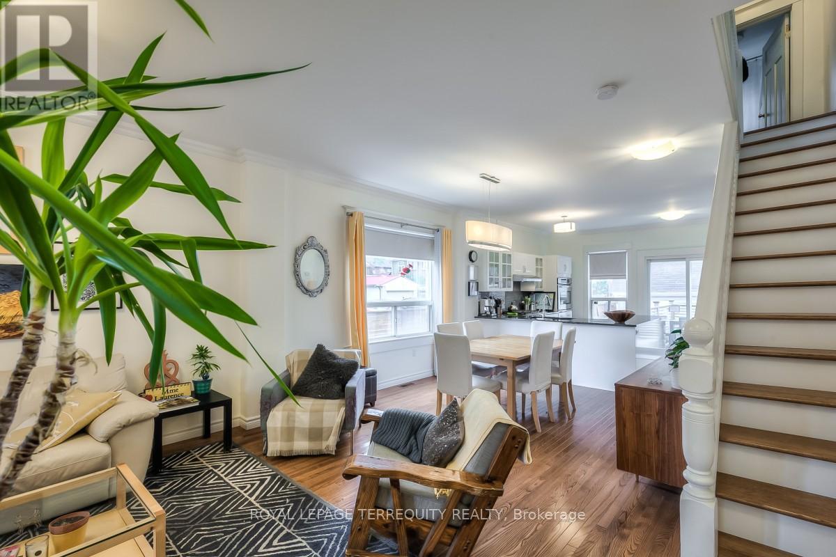 53 Muriel Avenue, Toronto, Ontario  M4J 2X8 - Photo 11 - E12964430