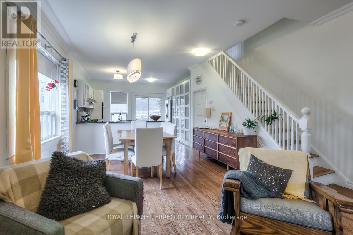 53 Muriel Avenue, Toronto, Ontario  M4J 2X8 - Photo 12 - E12964430