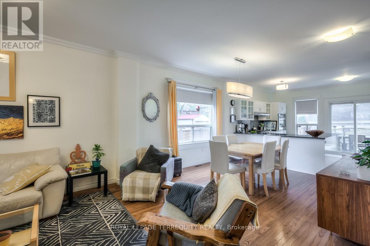 53 Muriel Avenue, Toronto, Ontario  M4J 2X8 - Photo 13 - E12964430