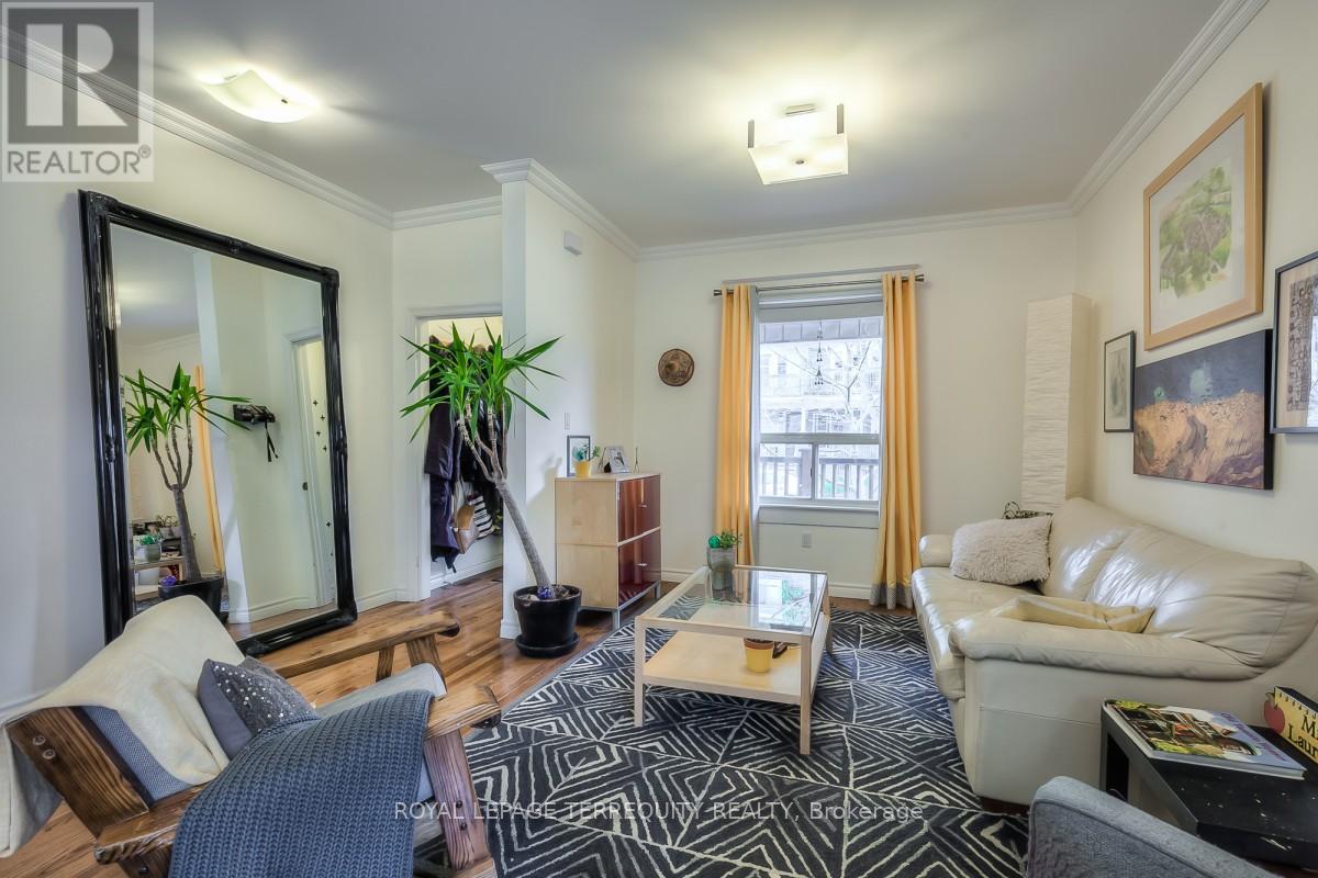 53 Muriel Avenue, Toronto, Ontario  M4J 2X8 - Photo 15 - E12964430