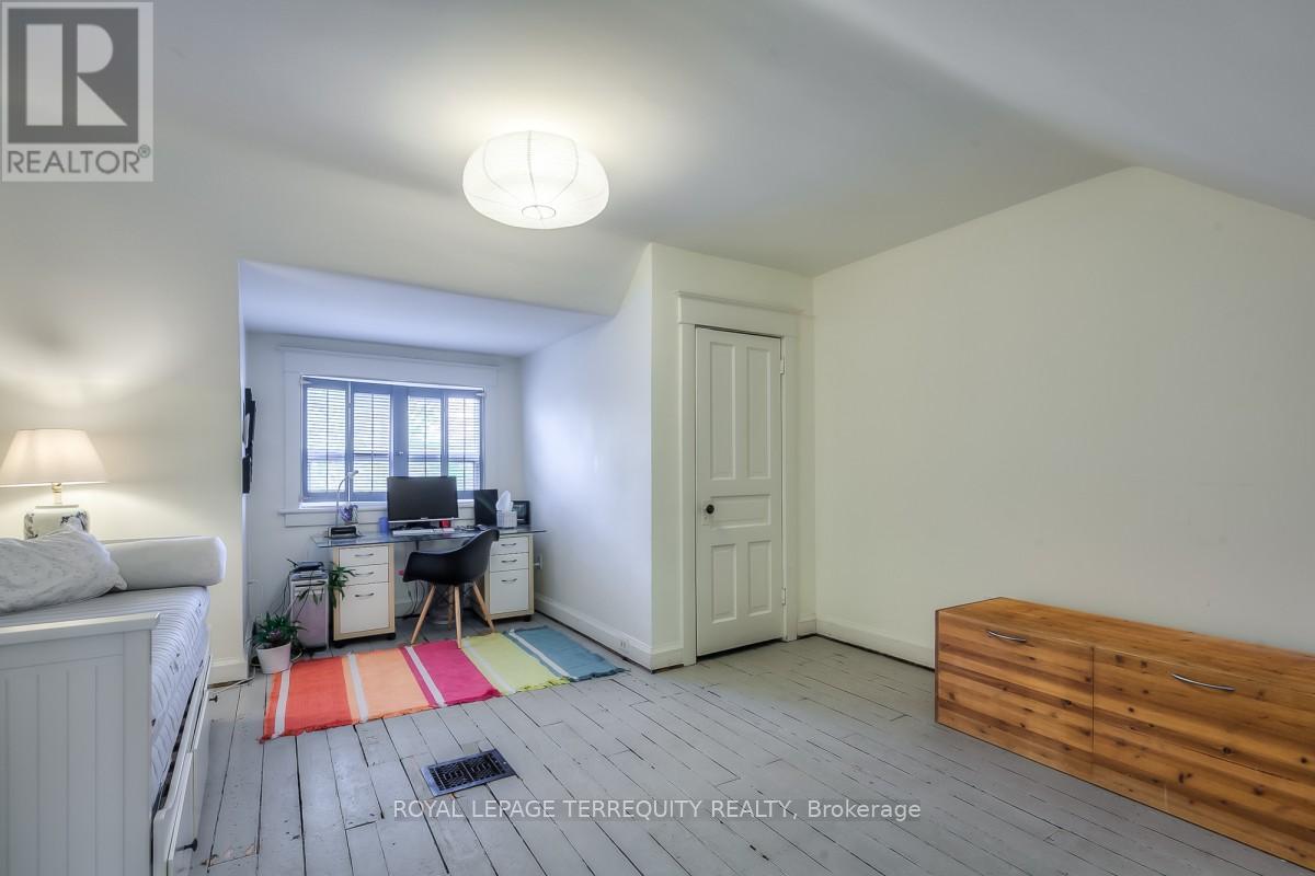 53 Muriel Avenue, Toronto, Ontario  M4J 2X8 - Photo 37 - E12964430