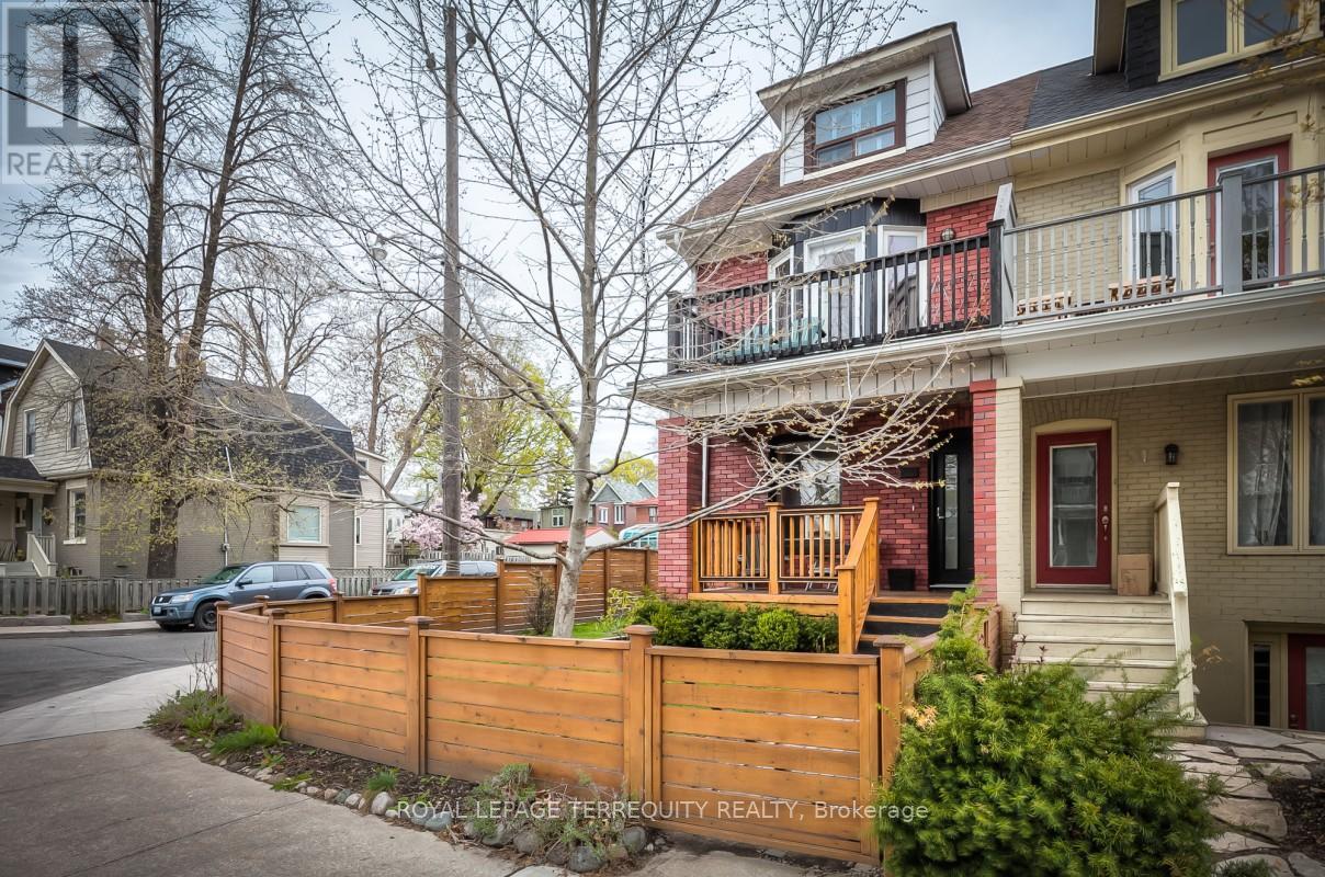 53 Muriel Avenue, Toronto, Ontario  M4J 2X8 - Photo 5 - E12964430