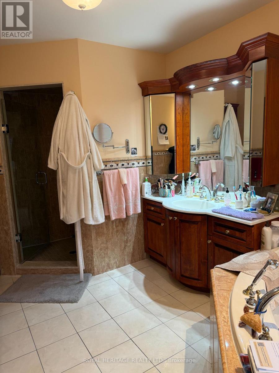 527 Rougemount Drive, Pickering, Ontario  L1W 2C1 - Photo 6 - E12964474