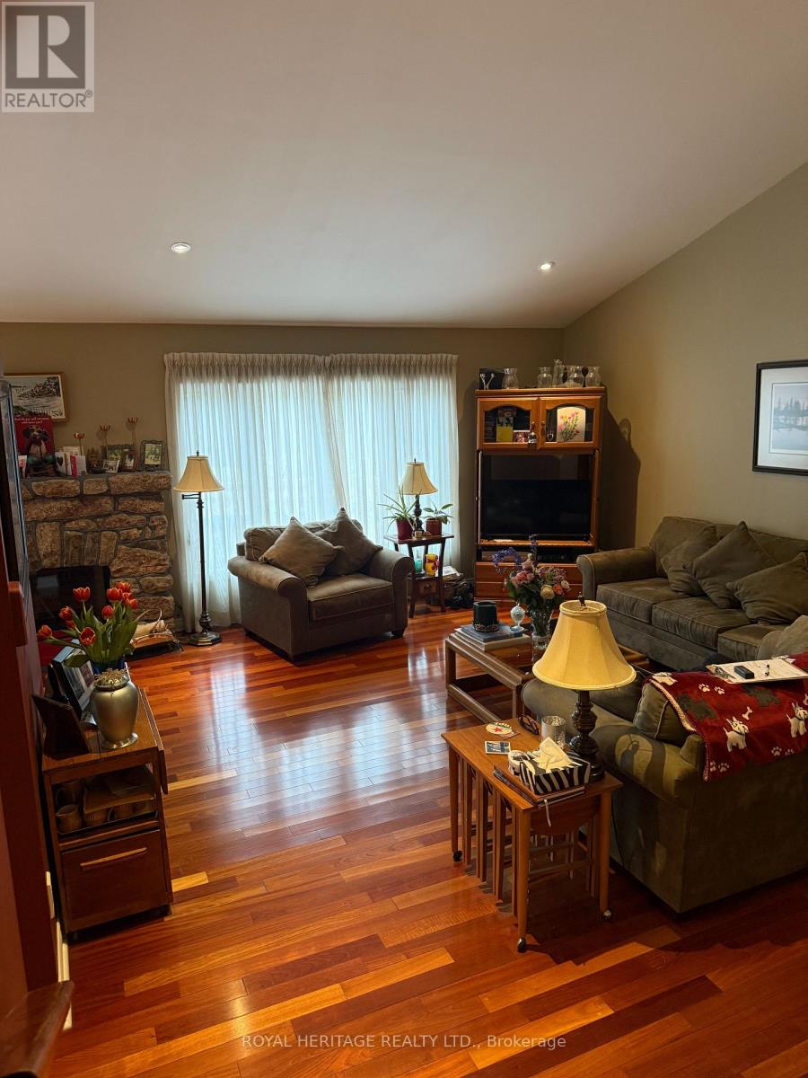 527 Rougemount Drive, Pickering, Ontario  L1W 2C1 - Photo 8 - E12964474