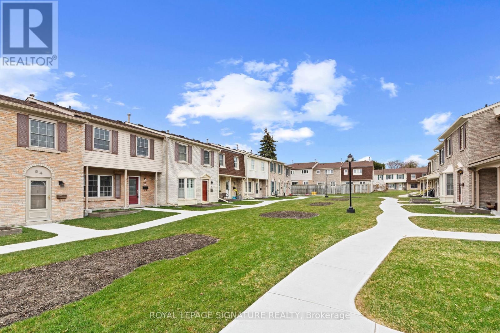 93 - 580 Eyer Drive, Pickering, Ontario  L1W 3B7 - Photo 2 - E12964510