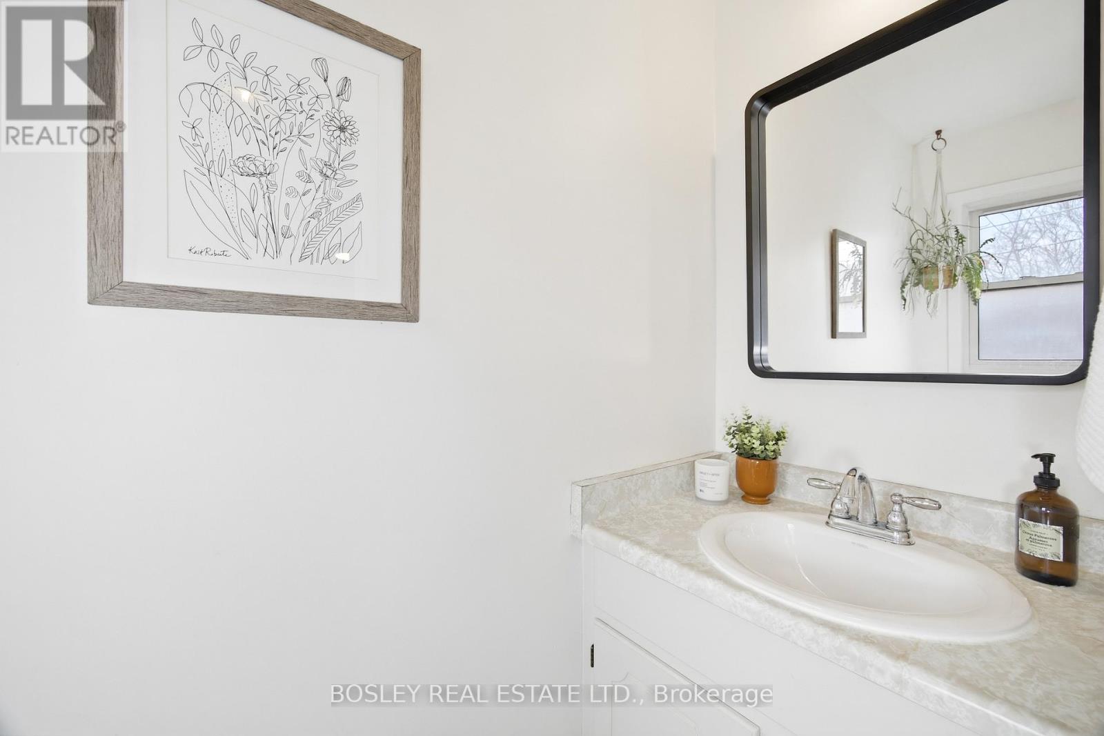 2807 St Clair Avenue E, Toronto, Ontario  M4B 1N3 - Photo 14 - E12964528