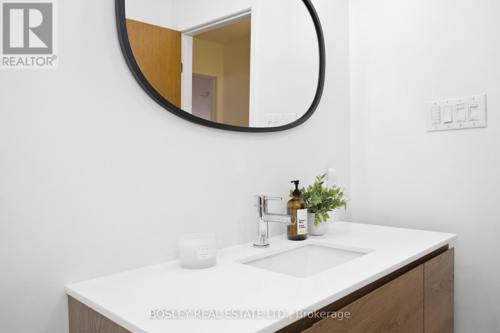 2807 St Clair Avenue E, Toronto, Ontario  M4B 1N3 - Photo 23 - E12964528