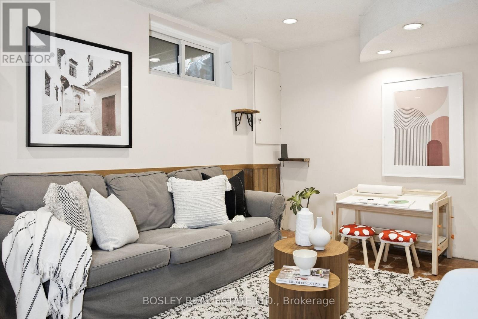 2807 St Clair Avenue E, Toronto, Ontario  M4B 1N3 - Photo 26 - E12964528