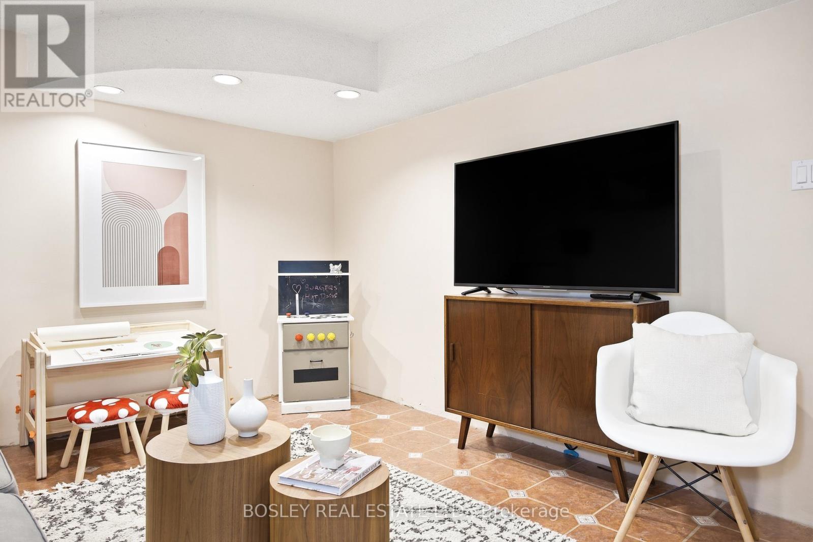 2807 St Clair Avenue E, Toronto, Ontario  M4B 1N3 - Photo 27 - E12964528