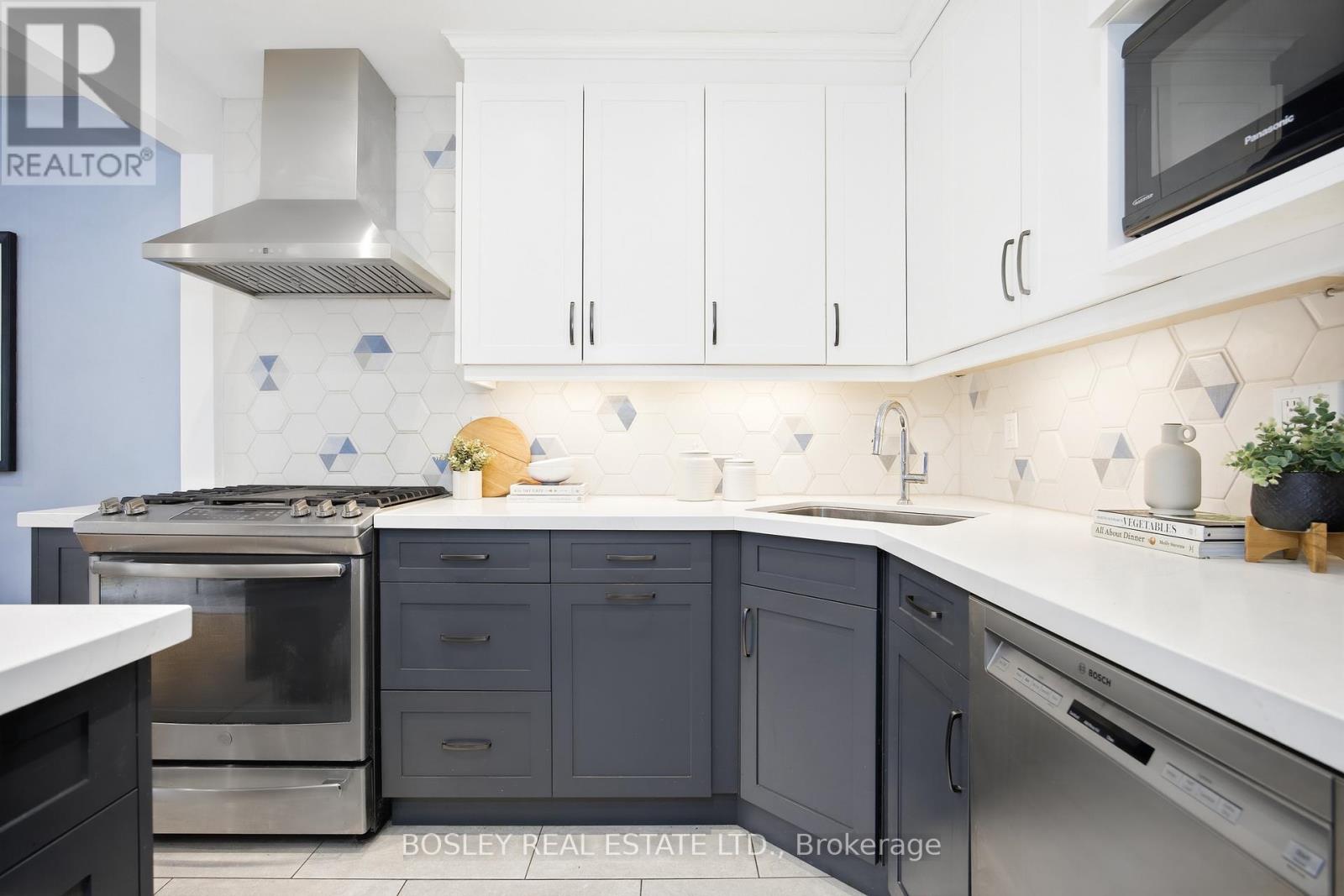 2807 St Clair Avenue E, Toronto, Ontario  M4B 1N3 - Photo 6 - E12964528