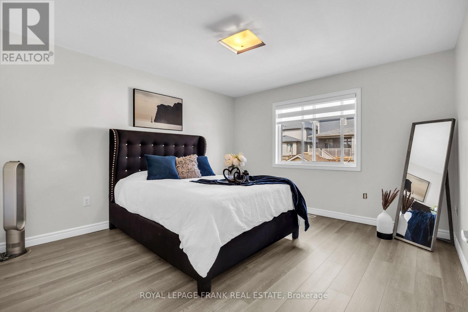 375 St Lawrence Drive, Welland, Ontario L3C 7H7 - Photo 12 - X12963270