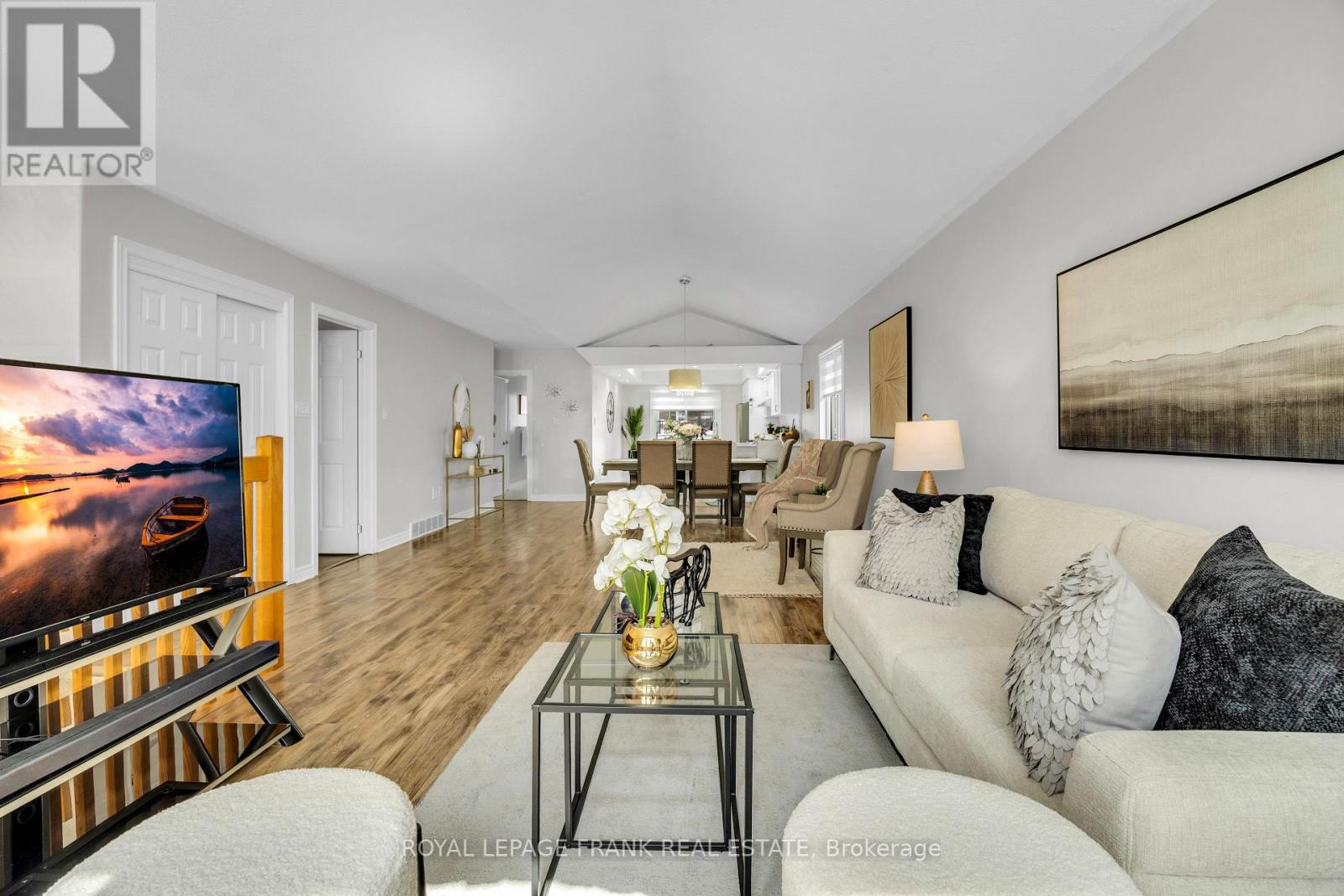 375 St Lawrence Drive, Welland, Ontario L3C 7H7 - Photo 5 - X12963270