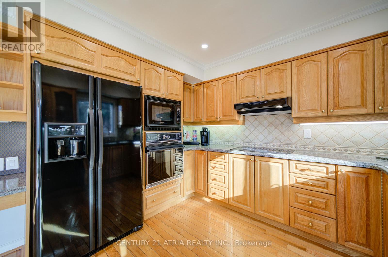 64 Craigleith Crescent, Richmond Hill, Ontario  L4E 2S4 - Photo 12 - N12964328