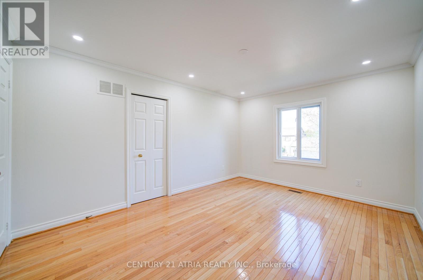 64 Craigleith Crescent, Richmond Hill, Ontario  L4E 2S4 - Photo 20 - N12964328