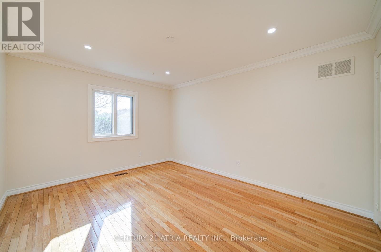 64 Craigleith Crescent, Richmond Hill, Ontario  L4E 2S4 - Photo 21 - N12964328