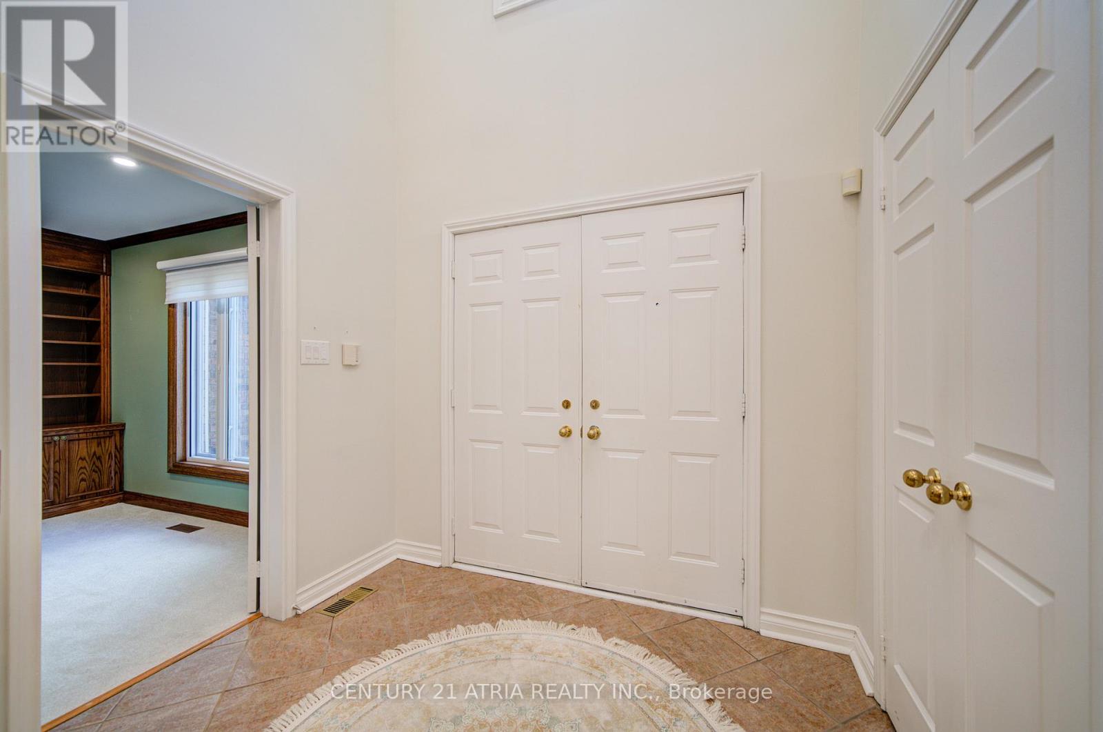 64 Craigleith Crescent, Richmond Hill, Ontario  L4E 2S4 - Photo 4 - N12964328