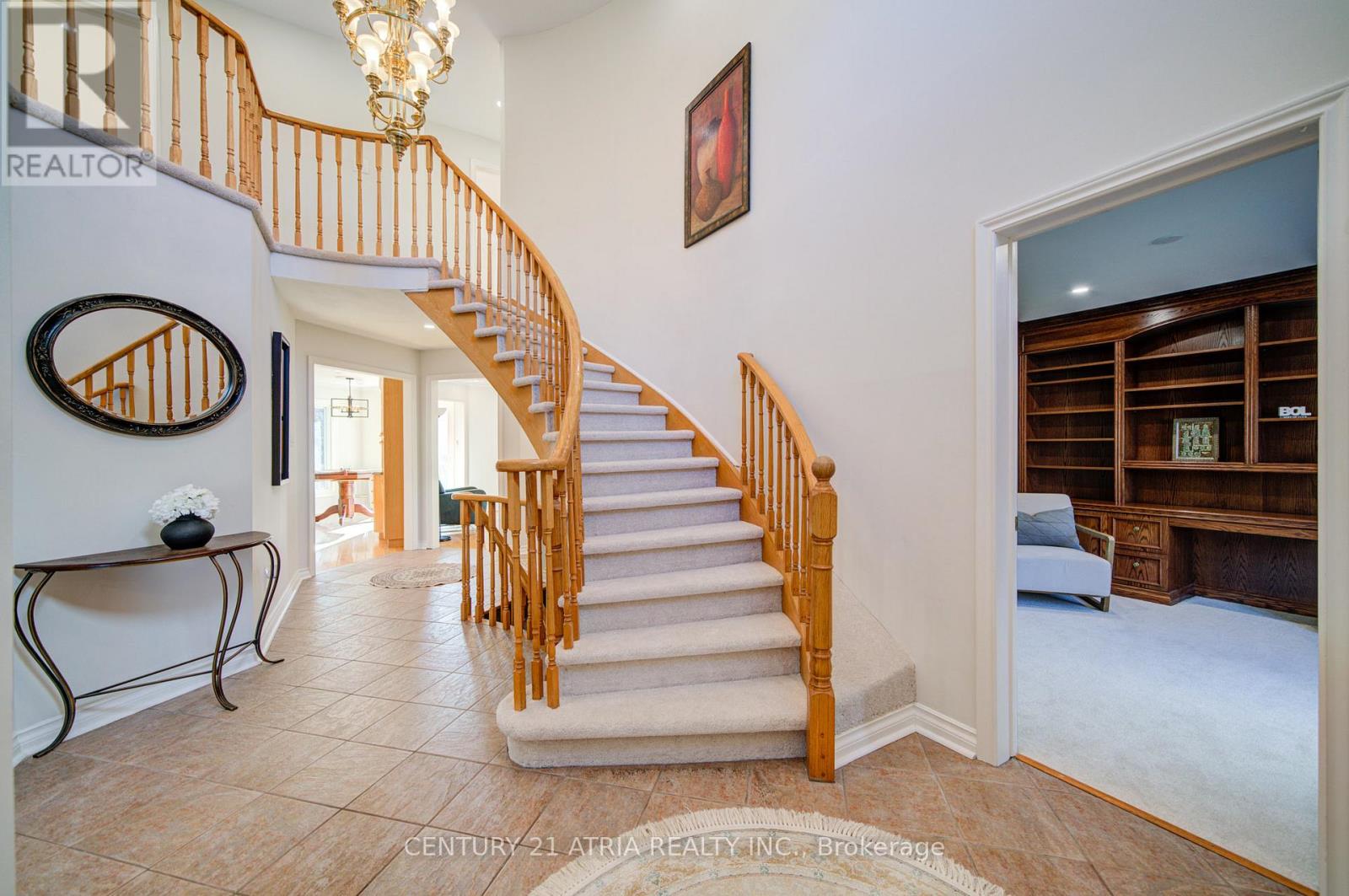 64 Craigleith Crescent, Richmond Hill, Ontario  L4E 2S4 - Photo 5 - N12964328